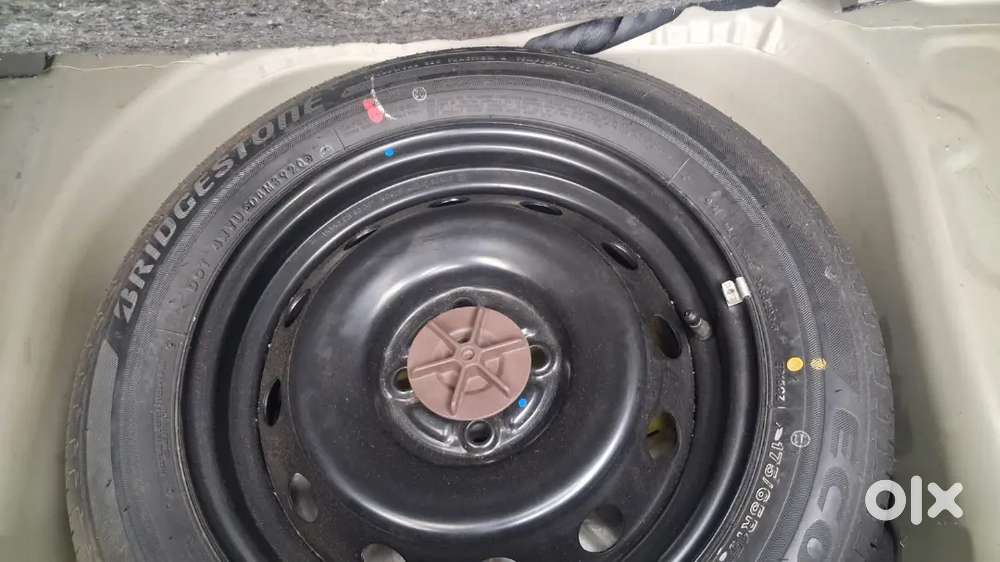 Maruti Suzuki Ignis Zeta Amt (automatic)  Silver  Low Km (~35,500 Km