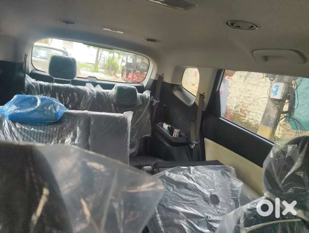 Kia Carens 2023 Petrol 7000 Km Driven