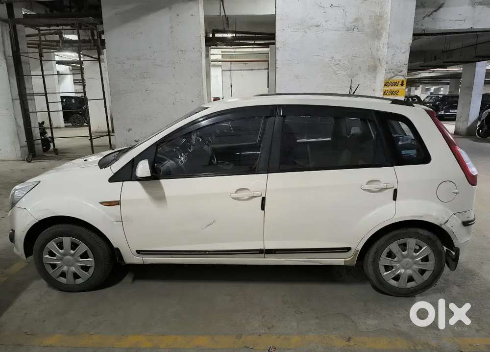 Ford Figo 2015 Petrol Zxi+ Cng Fitted, Faridabad Rto Registered