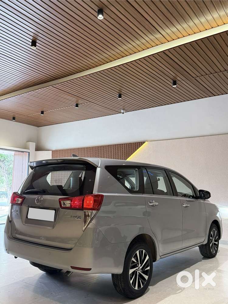 Toyota Innova Crysta 2.8 Zx At 7 Seater, 2018, Diesel