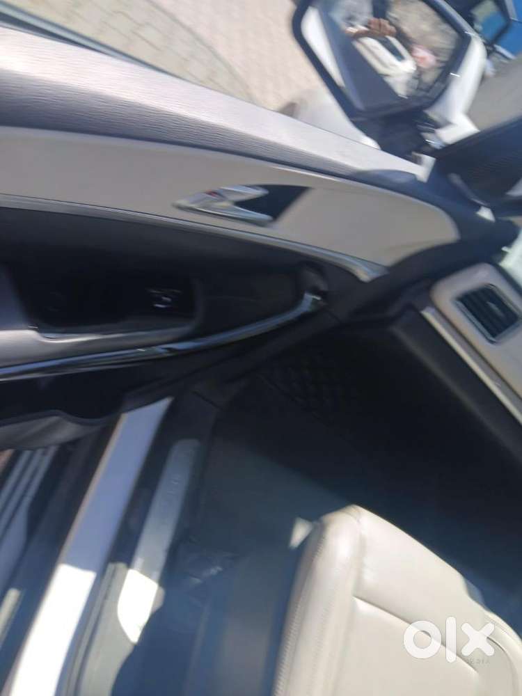 Mahindra Xuv700 2024 Diesel Automatic Top Model 21570 Km Driven