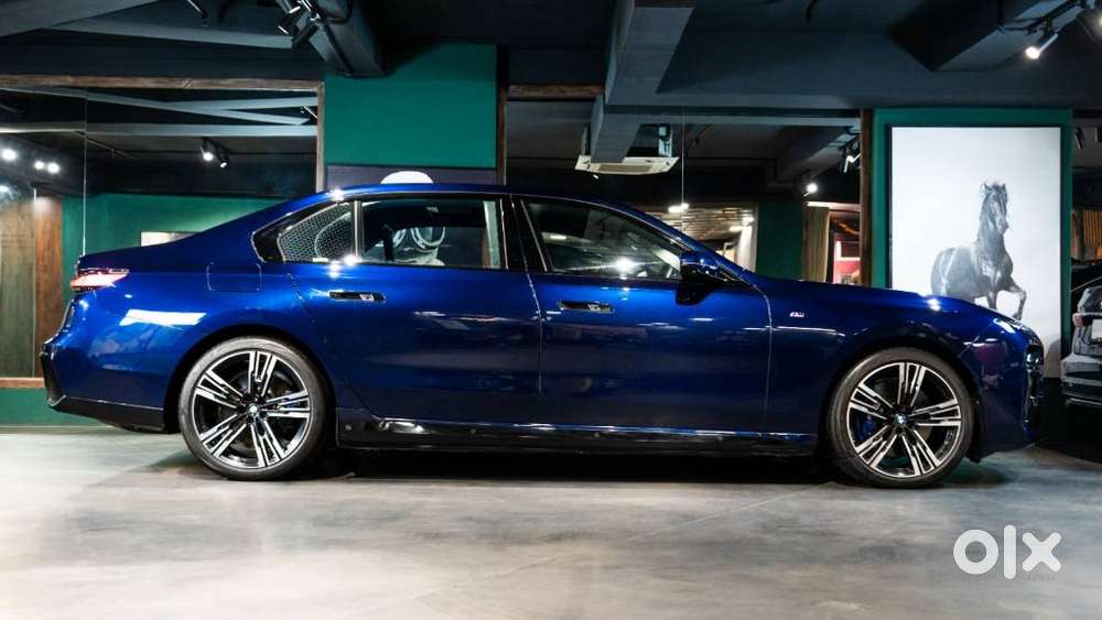 Bmw I7 Xdrive60, 2023, Electric