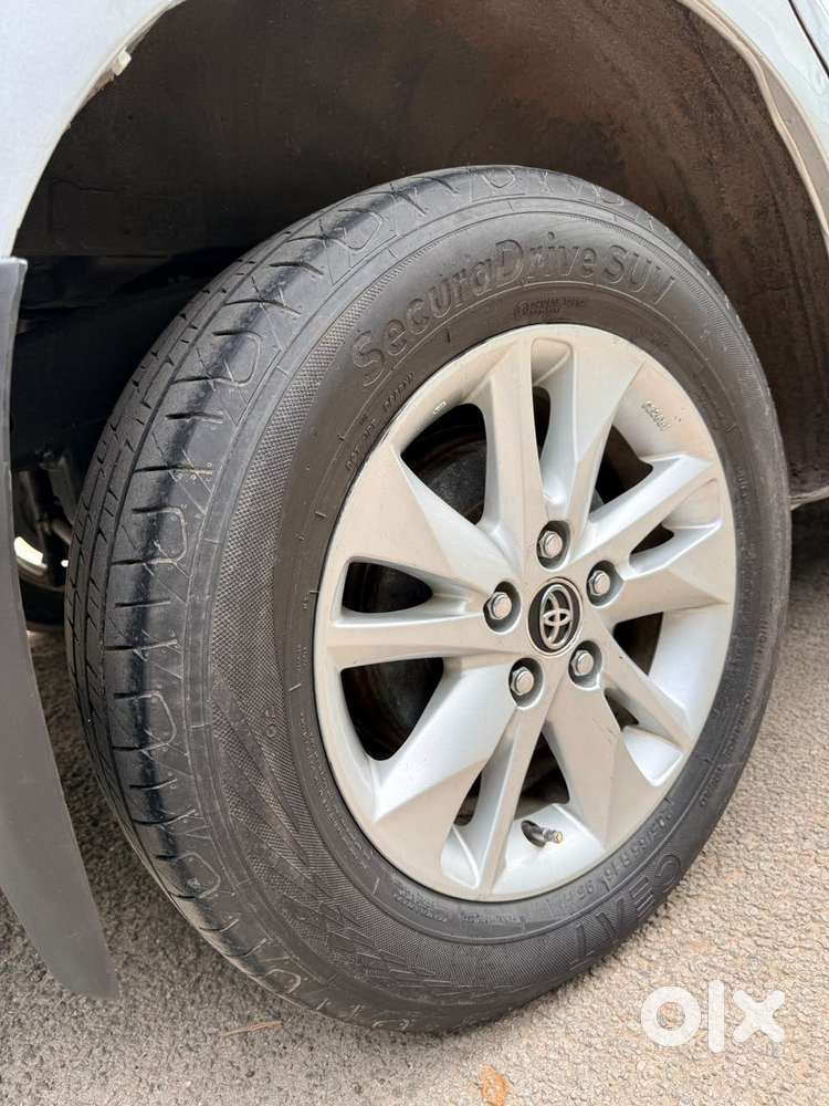 Toyota Innova Crysta 2.4 V 7 Str, 2017, Diesel