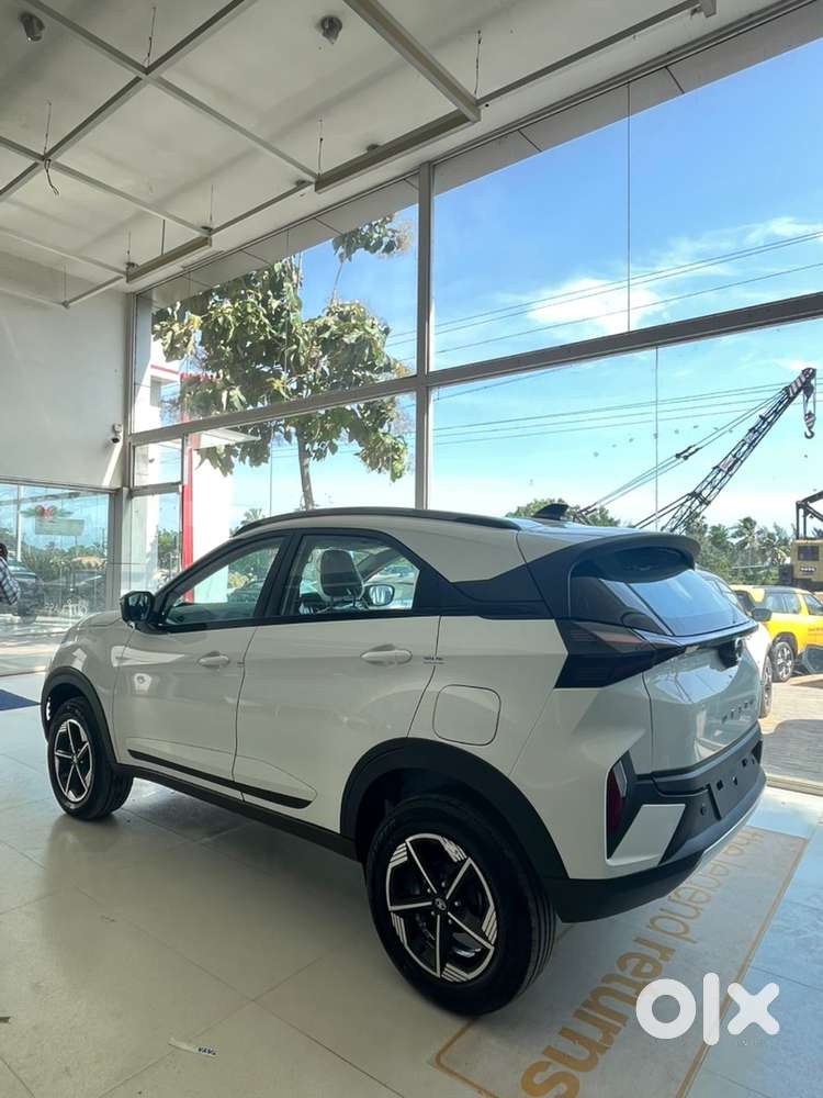 Tata Nexon Petrol Manual 2026