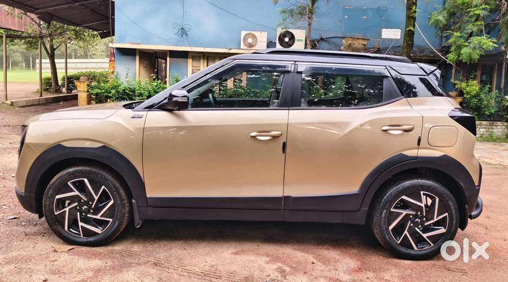Mahindra Xuv 3xo Ax7l 1.2 Petrol At (pg), 2026, Petrol