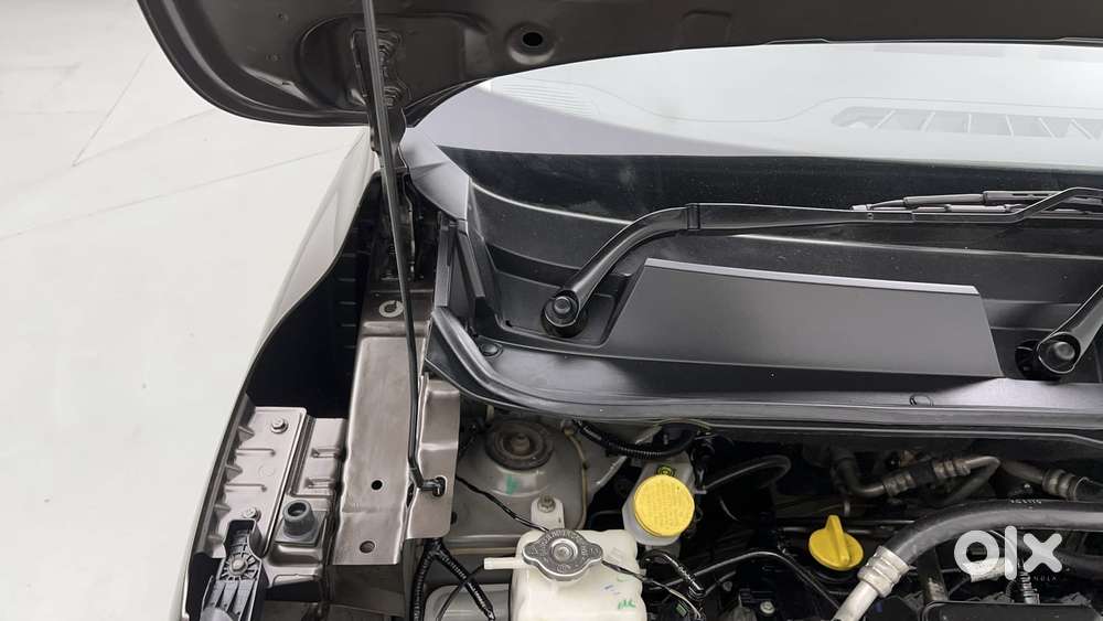 Renault Triber Rxt, 2022, Petrol