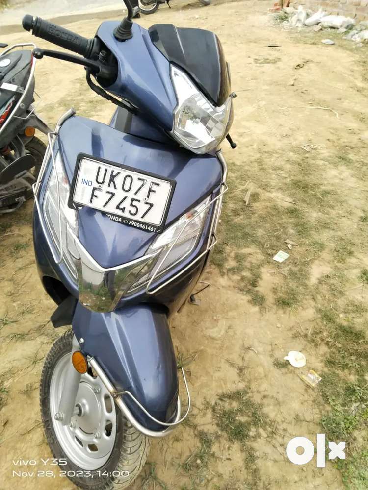 Activa 125 second store hand