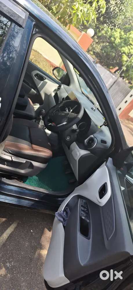 Mast Car Hai Bhai Le Lo