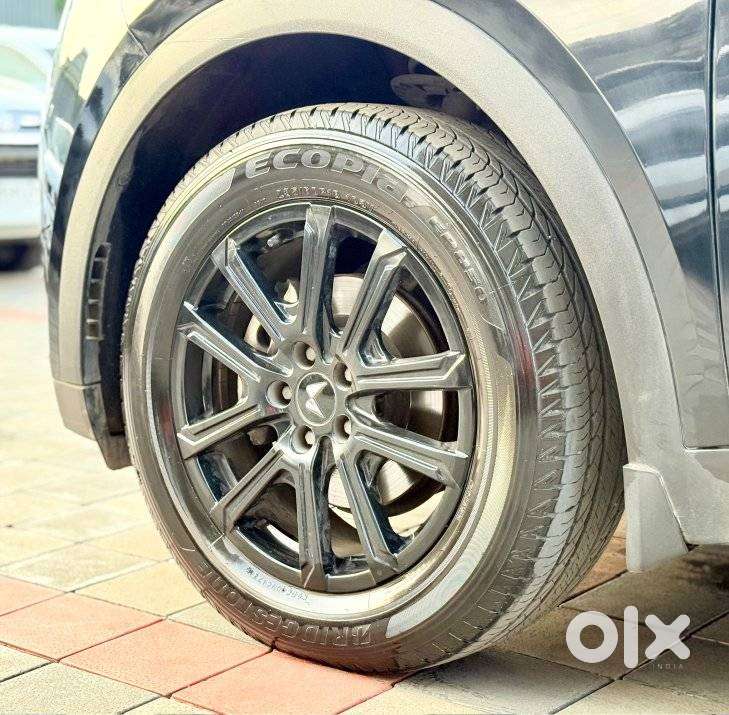 Mahindra Xuv700 2.2 Ax 7 Diesel At Luxury Pack Str, 2025, Diesel