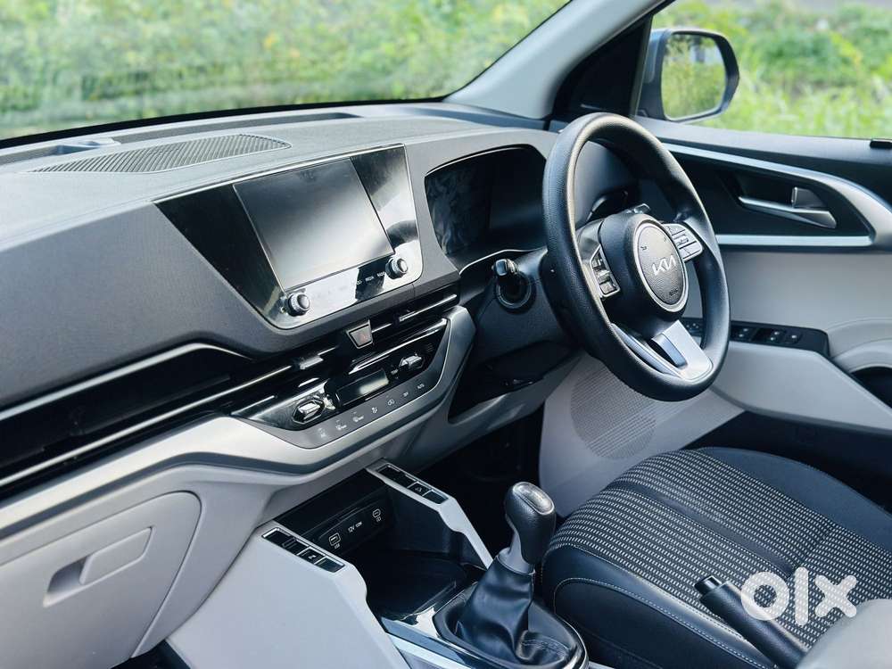Kia Carens 1.4 Prestige Plus Turbo 7 Str, 2023, Petrol