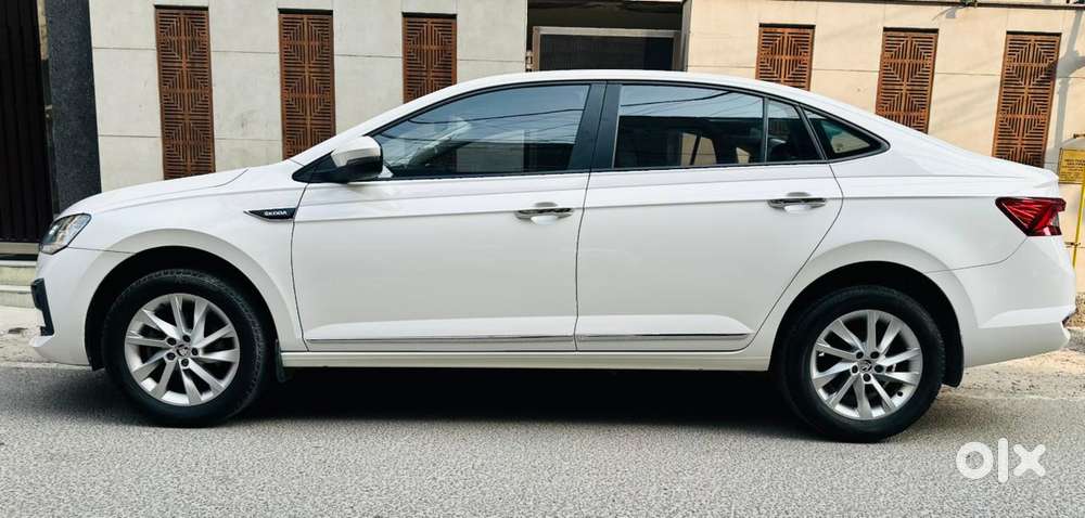 Skoda Slavia Ambition 1.0l Tsi Mt, 2024, Petrol