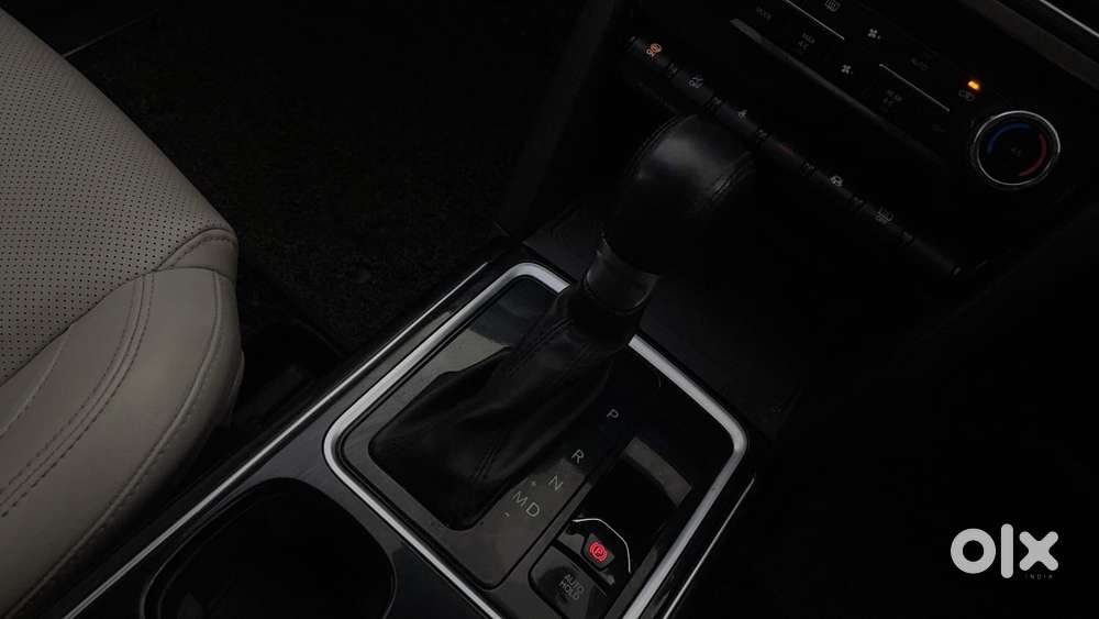 Mahindra Xuv700 2.0 Ax 7 Petrol At Luxury Pack Str, 2021, Petrol