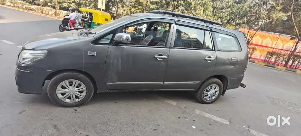 Toyota Innova 2011