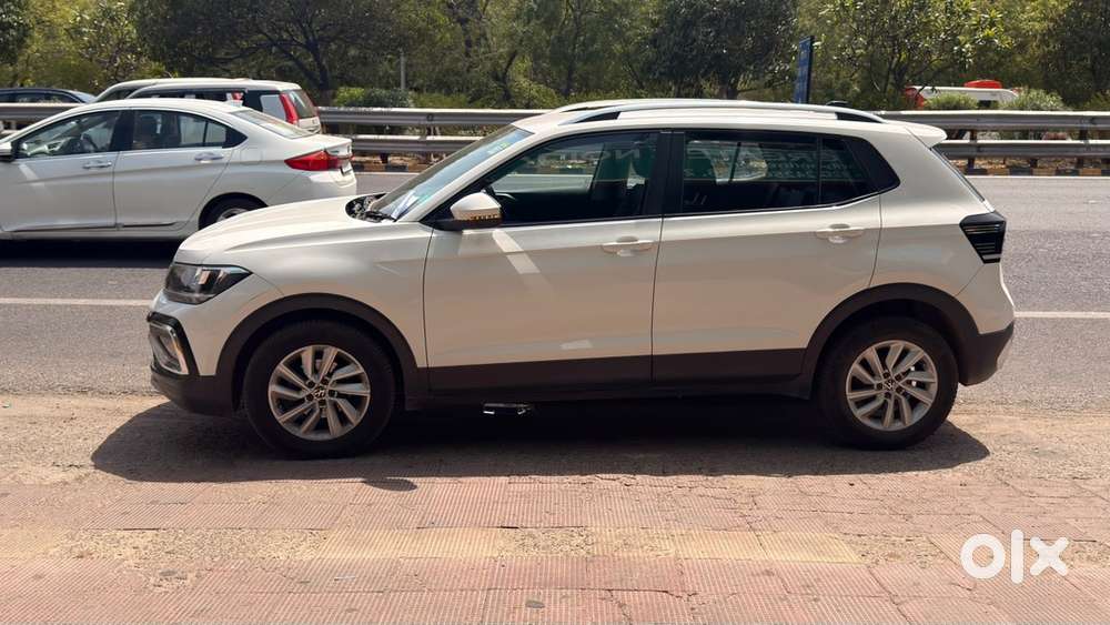 White Volkswagen Taigun 2022 Petrol