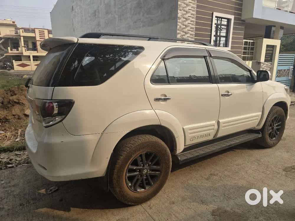 Toyota Fortuner 201516 Diesel 132000 Km Driven