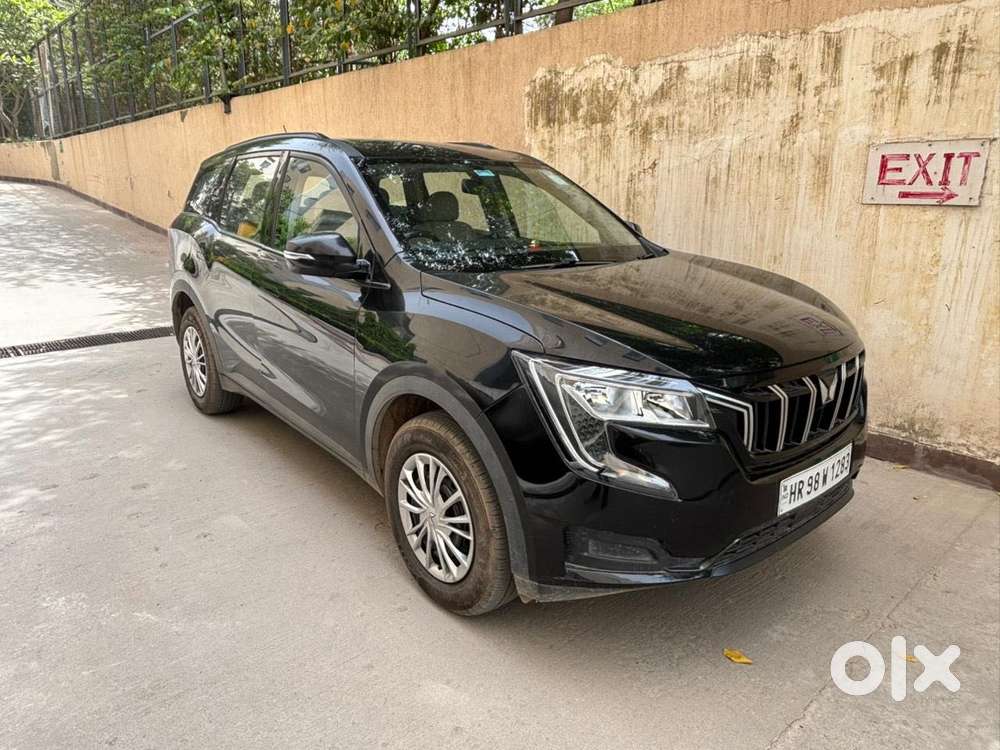 Mahindra Xuv700 Mx Petrol Mt 5 Str (e), 2025, Petrol