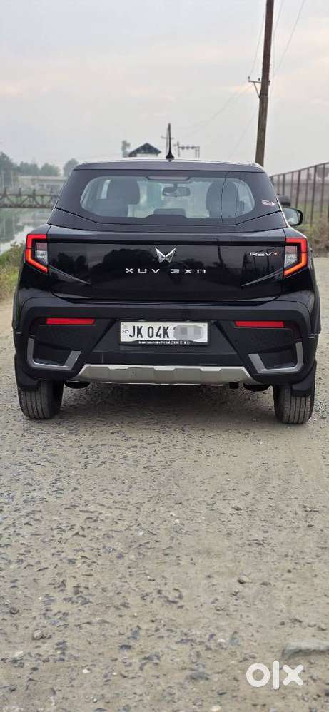 Mahindra Xuv 3xo, 2025, Petrol