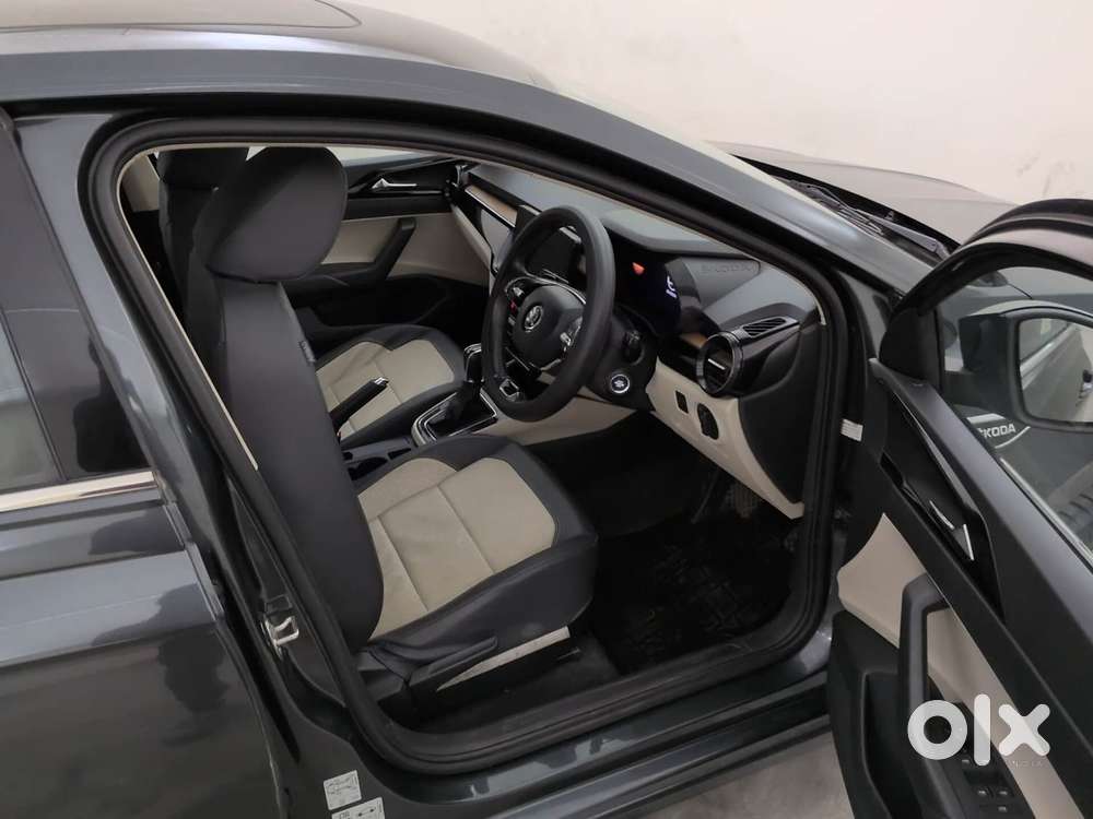 Skoda Slavia Style 1.0l Tsi At, 2022, Petrol