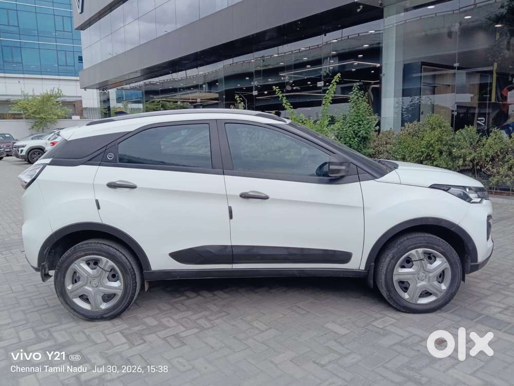 Tata Nexon 1.2 Revotron Xm (s), 2023, Petrol