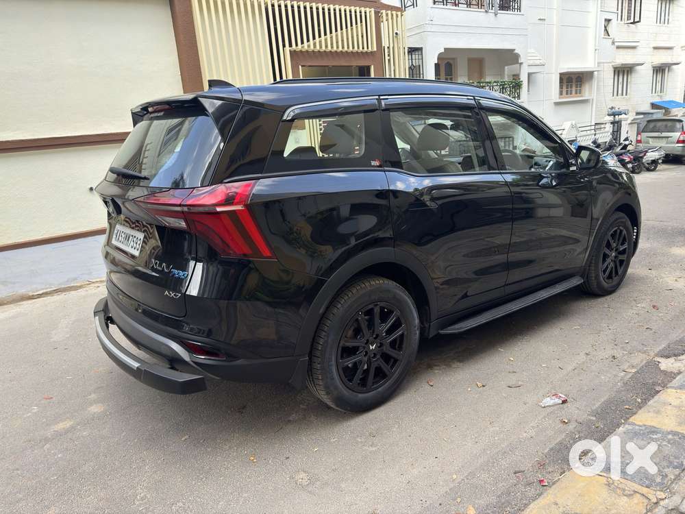 Mahindra Xuv700 2.0 Ax 7 Petrol At Str, 2024, Petrol