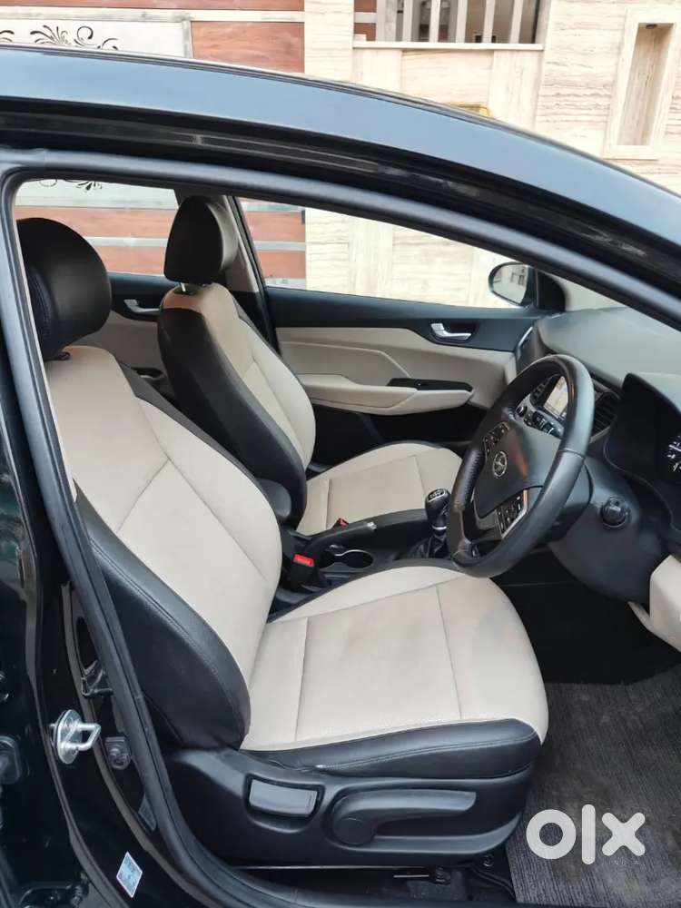 Hyundai Verna Sx O Sunroof  Push Start Black Colour 6 Air Dog