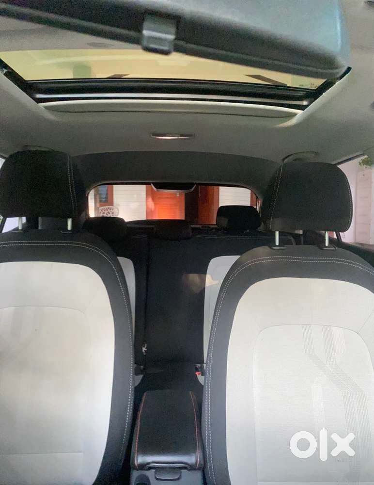 Hyundai Venue Petrol 2025
