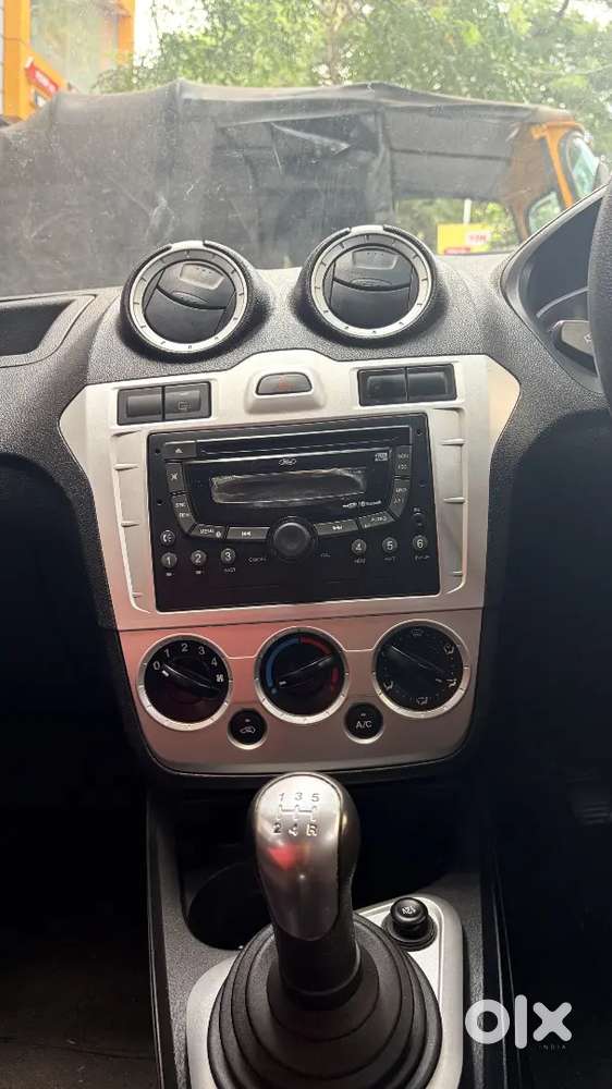 Ford Figo Zxi Petrol 2011