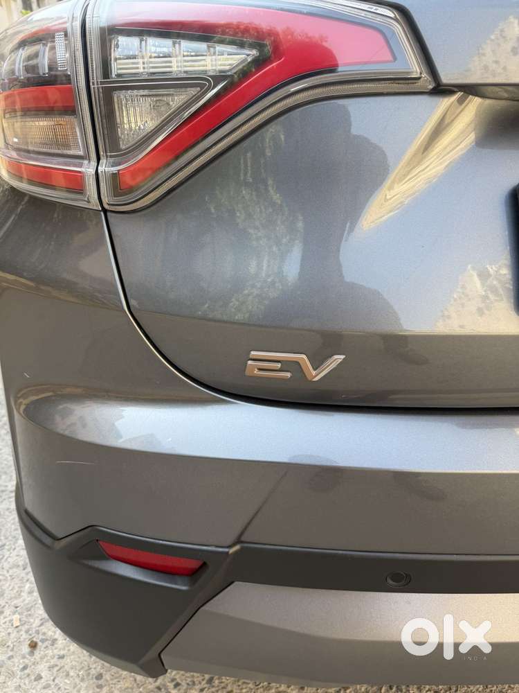 Mahindra Xuv400 Ec 3.3 Kw, 2024, Electric