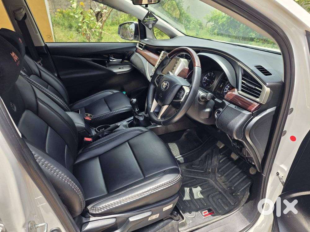Toyota Innova Crysta 2.4 V 8 Str, 2025, Diesel
