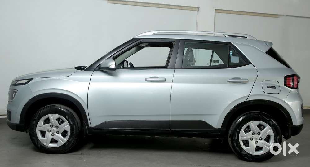Hyundai Venue 1.2 S (o), 2022, Petrol