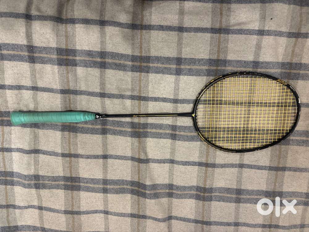 Badminton racquet