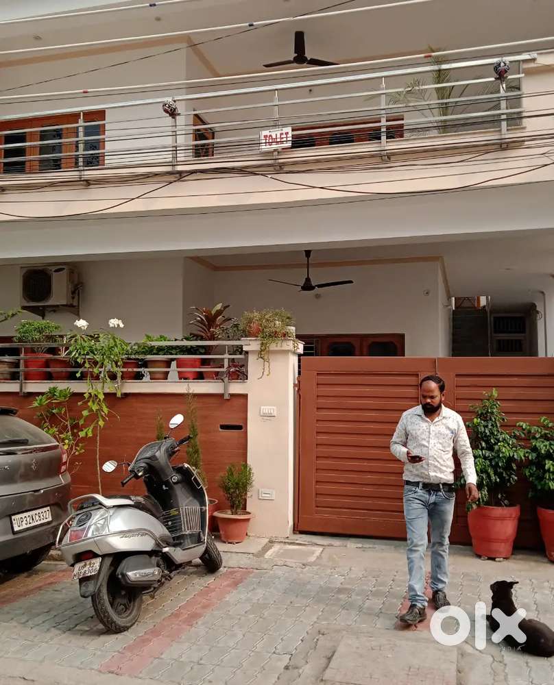 Near Bbiock 2Bhk For rent service class family first floor jobworking