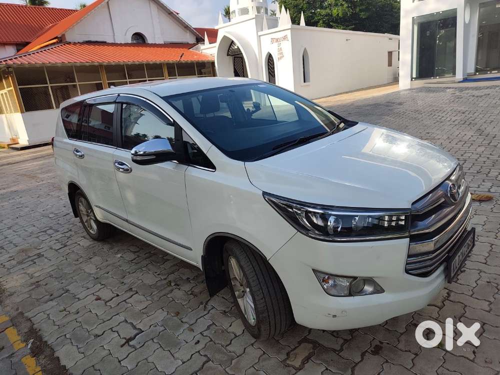 Toyota Innova Crysta 2016 Diesel Well Maintained