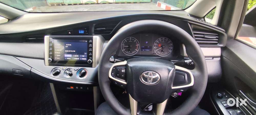 Toyota Innova Crysta, 2022