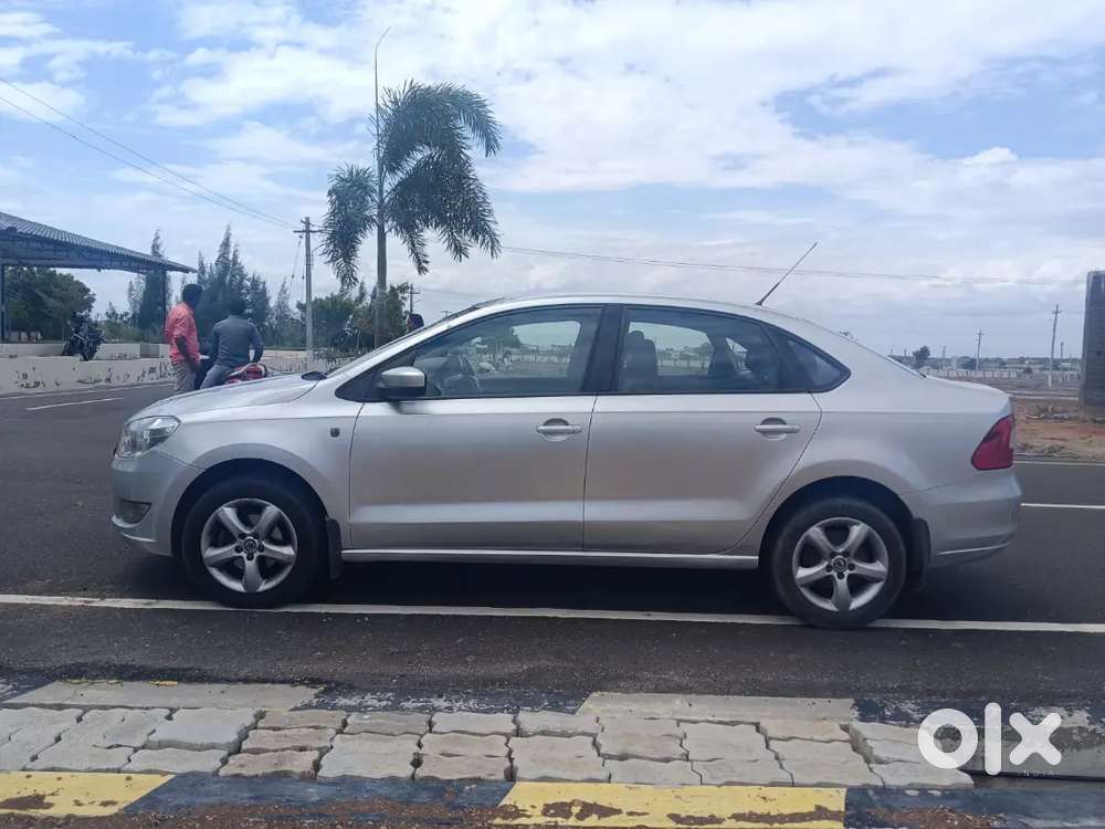 Skoda Rapid Elegance 2013 Petrol Automatic