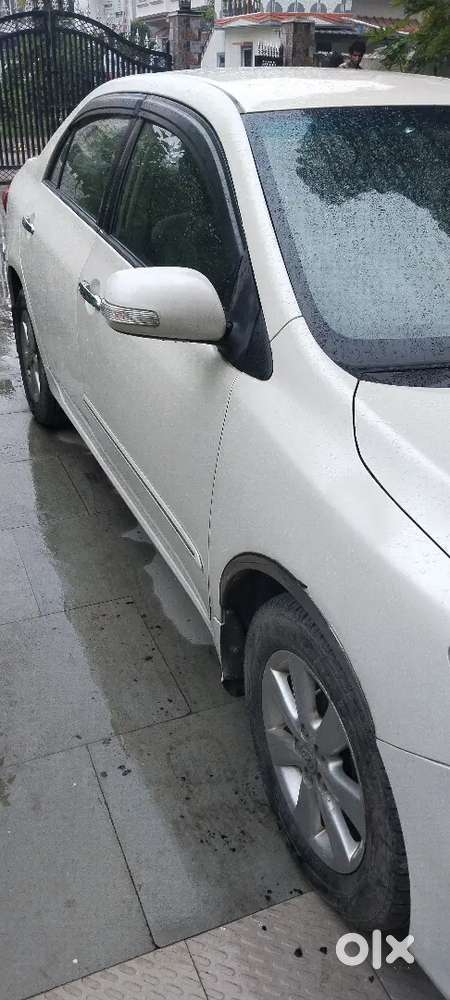 Toyota Corolla Altis 2012 Diesel 95000 Km Driven