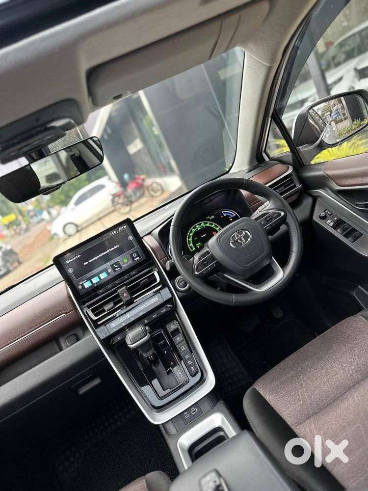 Toyota Innova Hycross 2.0 Vx Hybrid 7 Str, 2024, Petrol