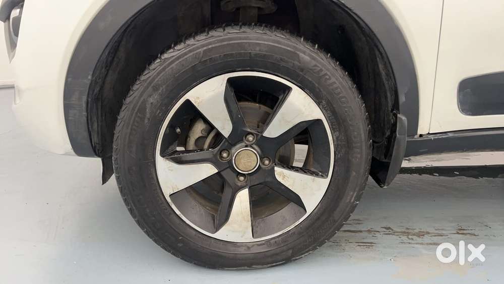 Tata Nexon 1.2 Revotron Xza Plus (o) Dual Tone, 2018, Petrol