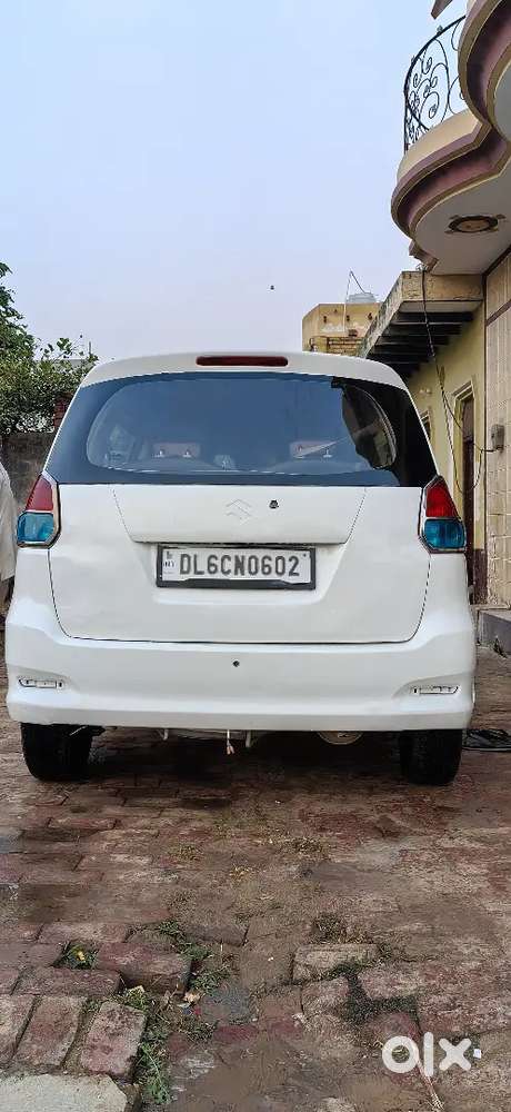 Maruti Suzuki Ertiga Lxi 2012
