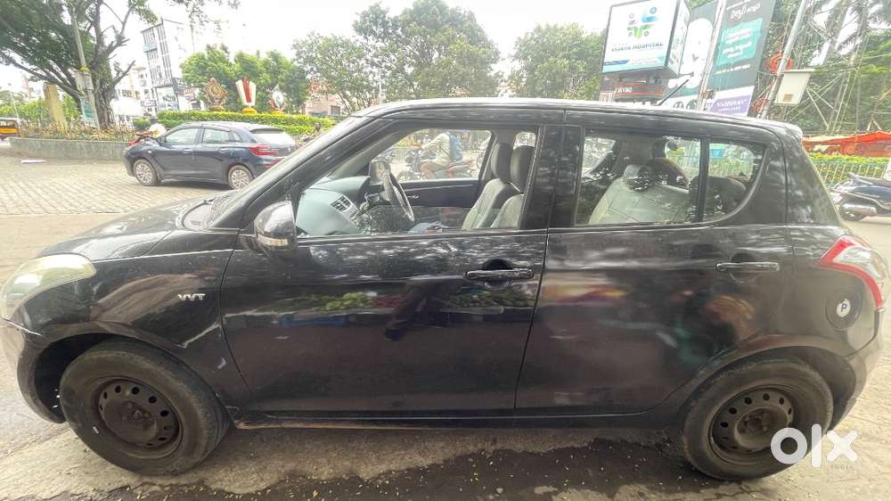 Black Maruti Swift 2013 Petrol Well Maintained