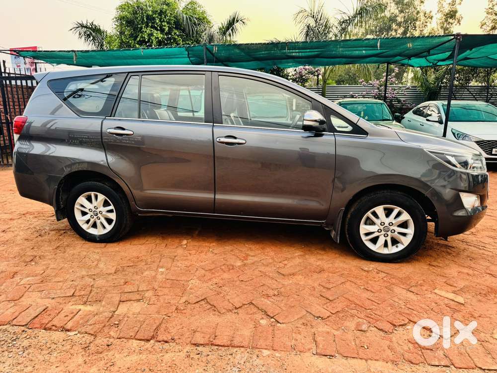 Toyota Innova Crysta 2.4 V 7 Str, 2016, Diesel