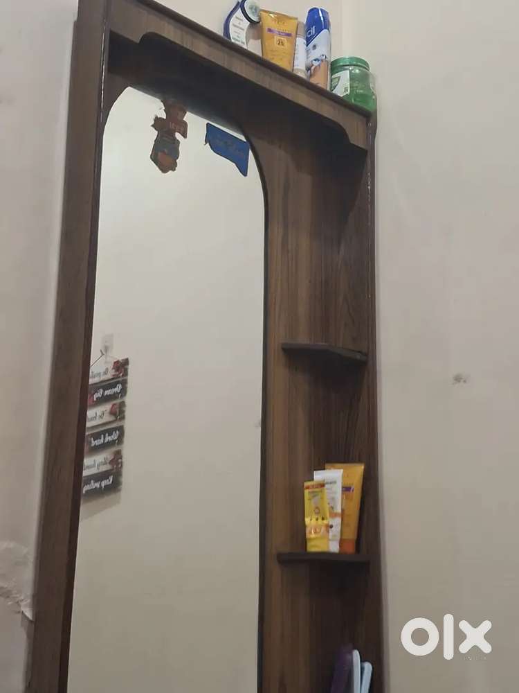 Dressing table