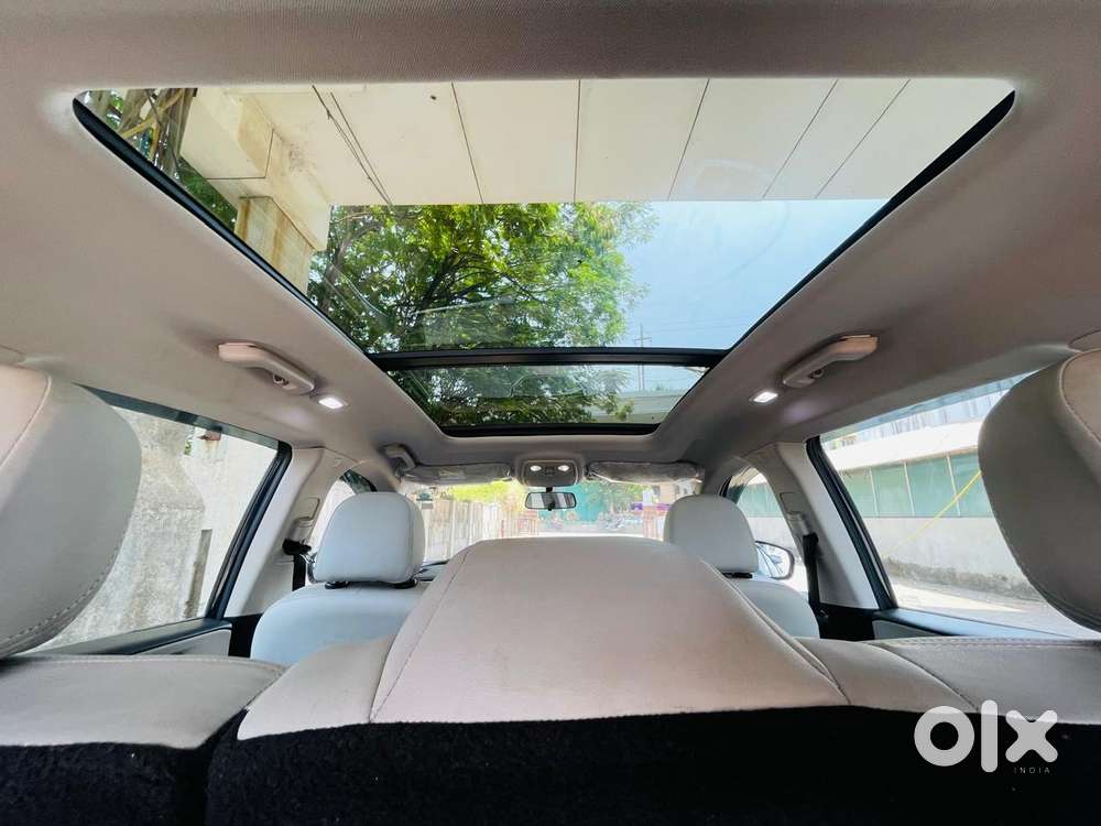 Mahindra Xuv700 2.0 Ax 5 Petrol Mt 7 Str, 2022, Petrol