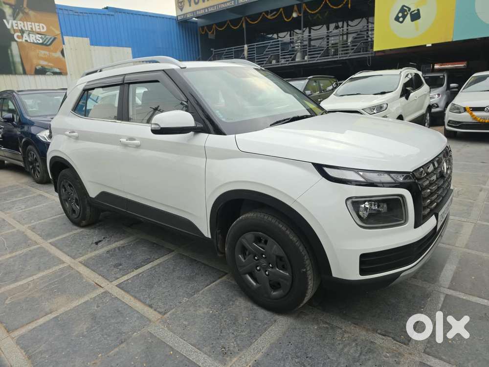 Hyundai Venue 1.2 S (o), 2023, Petrol