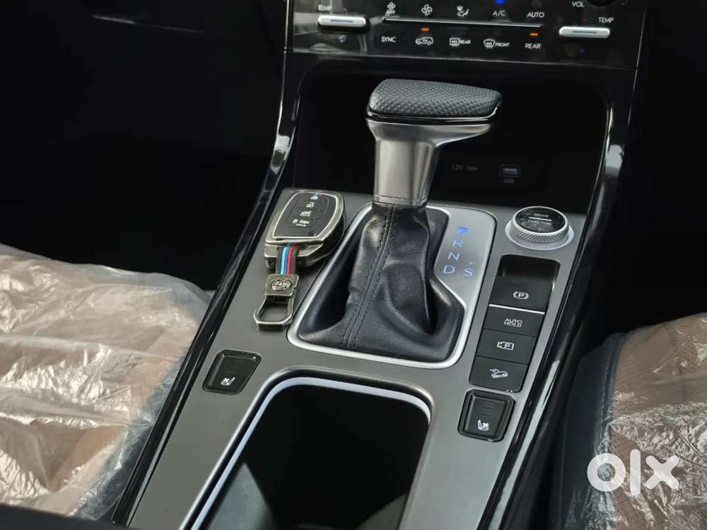 Hyundai Alcazar, 2025, Petrol