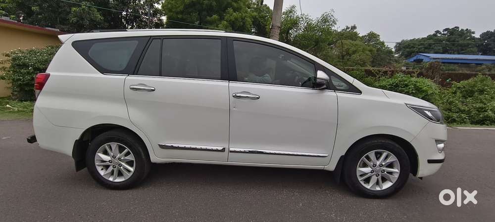 Toyota Innova Crysta 2.4 V, 2020
