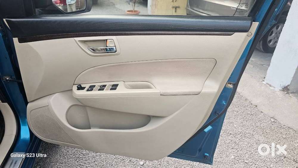 Maruti Suzuki Swift Dzire 1.2 Vxi Bsiv, 2013, Petrol