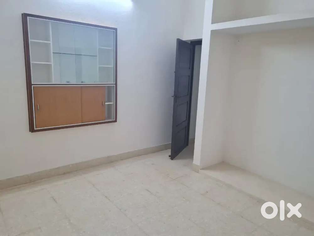 One room attach bathtoilet for rent at aryasamaj road balmatta