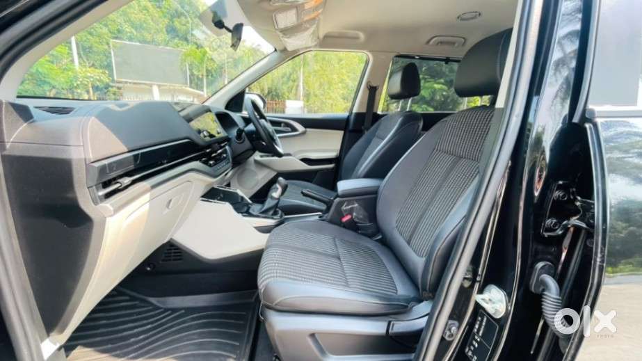 Kia Carens Prestige Plus (o) 1.5 Turbo Petrol Dct 7-seater, 2025, Pe..