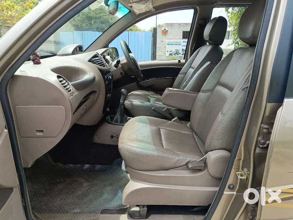 Mahindra Xylo (celebration Edition) Top End Model.
8 Seater
